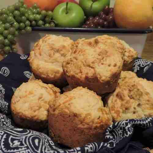 Ένα καλάθι muffins για μια τύχη σε κατσαρόλα